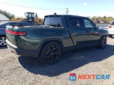 Trzecie zdjęcie samochodu z tyłu: 2022 RIVIAN R1T ADVENTURE VIN:7FCTGAAA3NN012699 - miniatura