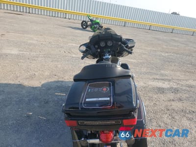 Zdjęcie 6 z 8 samochodu: 2007 HARLEY-DAVIDSON FLHTCUI VIN:1HD1FC4147Y687887 - miniatura