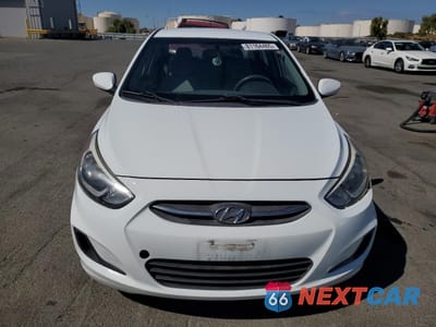 Piąte zdjęcie samochodu w środku: 2016 HYUNDAI ACCENT SE VIN:KMHCT4AE6GU015249 - miniatura
