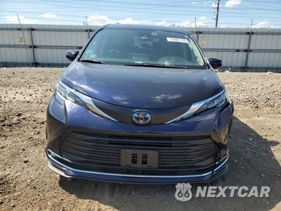 Piąte zdjęcie samochodu w środku: 2022 TOYOTA SIENNA XLE VIN:5TDJSKFC4NS040548 - miniatura