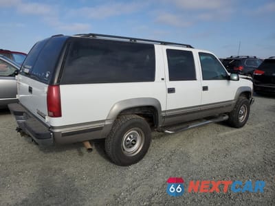 Trzecie zdjęcie samochodu z tyłu: 1999 CHEVROLET SUBURBAN K2500 VIN:1GNGK26J1XJ542188 - miniatura