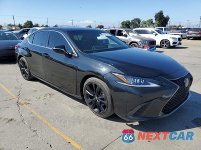 Czwarte zdjęcie samochodu z boku: 2022 LEXUS ES 250 BASE VIN:58AG11D15NU009821 - miniatura