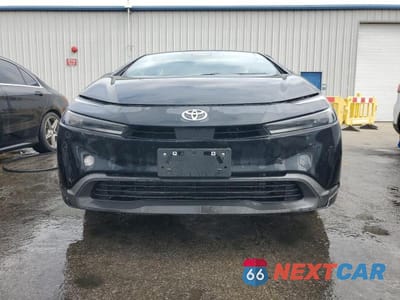 Piąte zdjęcie samochodu w środku: 2025 TOYOTA PRIUS LE VIN:JTDACAAU6S3048977 - miniatura