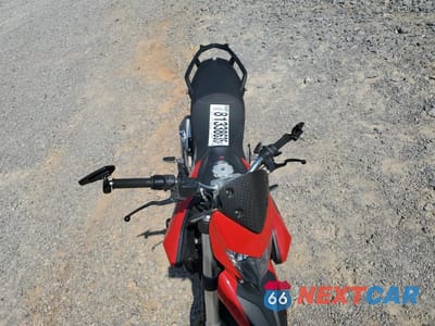Piąte zdjęcie samochodu w środku: 2013 DUCATI HYPERMOTARD HYPERSTRADA VIN:ZDM1YBTS0DB002755 - miniatura