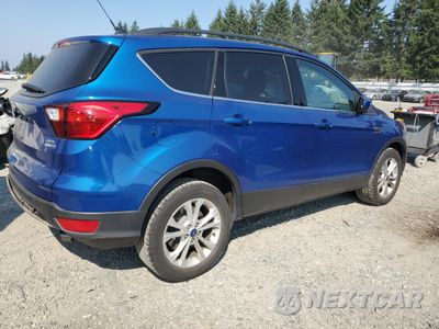 Trzecie zdjęcie samochodu z tyłu: 2019 FORD ESCAPE SEL VIN:1FMCU9HD1KUC05542 - miniatura