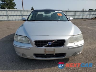 Piąte zdjęcie samochodu w środku: 2005 VOLVO S60 T5 VIN:YV1RS547552456510 - miniatura