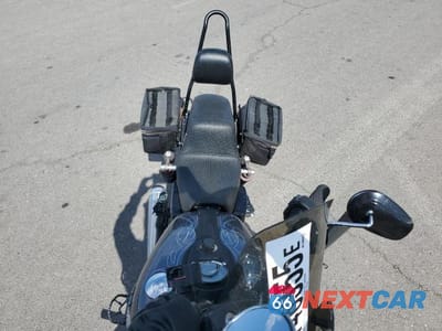 Piąte zdjęcie samochodu w środku: 2016 HARLEY-DAVIDSON FXDB DYNA STREET BOB VIN:1HD1GXM38GC317383 - miniatura