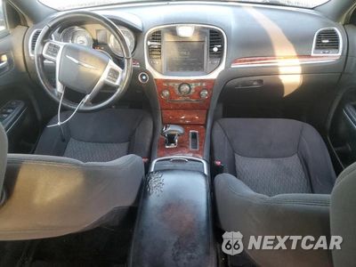 Zdjęcie 8 z 12 samochodu: 2012 CHRYSLER 300 VIN:2C3CCAAGXCH251733 - miniatura