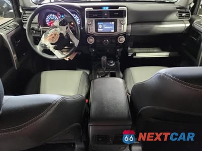 Zdjęcie 8 z 14 samochodu: 2017 TOYOTA 4RUNNER VIN:JTEBU5JR5H5474527 - miniatura