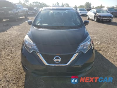 Piąte zdjęcie samochodu w środku: 2017 NISSAN VERSA NOTE S VIN:3N1CE2CPXHL377102 - miniatura