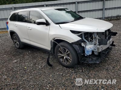 Czwarte zdjęcie samochodu z boku: 2019 TOYOTA HIGHLANDER LE VIN:5TDZARFH4KS060109 - miniatura
