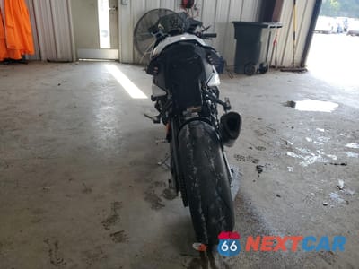 Czwarte zdjęcie samochodu z boku: 2025 BMW S 1000 RR VIN:WB10P2302S6L04172 - miniatura
