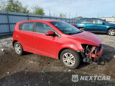 Czwarte zdjęcie samochodu z boku: 2012 CHEVROLET SONIC LT VIN:1G1JC6SHXC4139026 - miniatura