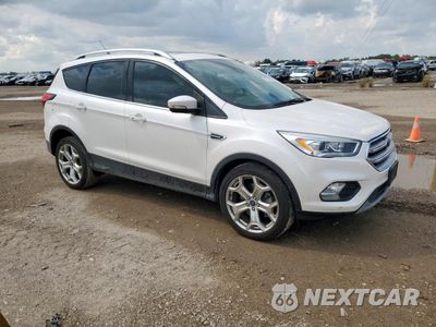 Czwarte zdjęcie samochodu z boku: 2019 FORD ESCAPE TITANIUM VIN:1FMCU0J9XKUB57251 - miniatura