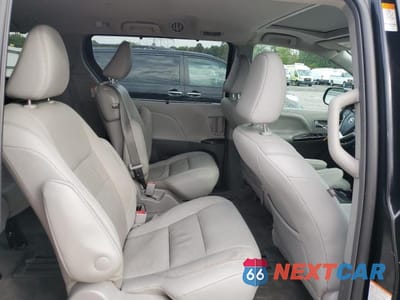 Zdjęcie 11 z 13 samochodu: 2018 TOYOTA SIENNA XLE VIN:5TDYZ3DC4JS955588 - miniatura