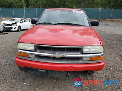 Piąte zdjęcie samochodu w środku: 2003 CHEVROLET S TRUCK S10 VIN:1GCCS19X438290259 - miniatura
