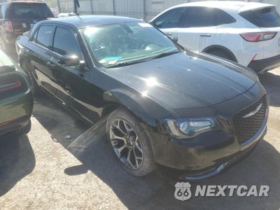 Czwarte zdjęcie samochodu z boku: 2017 CHRYSLER 300 S VIN:2C3CCABG3HH512240 - miniatura