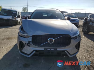 Piąte zdjęcie samochodu w środku: 2025 VOLVO XC60 ULTRA VIN:YV4H60RM7S1008033 - miniatura