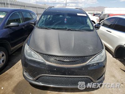 Piąte zdjęcie samochodu w środku: 2017 CHRYSLER PACIFICA TOURING L VIN:2C4RC1BG1HR702814 - miniatura
