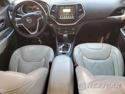 Zdjęcie 8 z 17 samochodu: 2017 JEEP CHEROKEE OVERLAND VIN:1C4PJLJS7HW511047 - miniatura