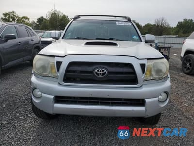 Piąte zdjęcie samochodu w środku: 2005 TOYOTA TACOMA VIN:5TEMU52NX5Z121363 - miniatura