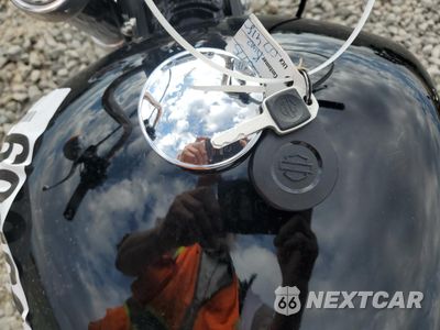 Zdjęcie 8 z 10 samochodu: 2023 HARLEY-DAVIDSON FXST VIN:1HD1BVJ13PB074187 - miniatura