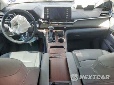 Zdjęcie 8 z 14 samochodu: 2021 TOYOTA SIENNA XLE VIN:5TDYRKEC9MS013811 - miniatura