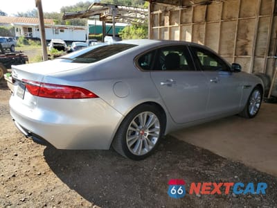 Trzecie zdjęcie samochodu z tyłu: 2019 JAGUAR XF PRESTIGE VIN:SAJBE4FXXKCY81203 - miniatura