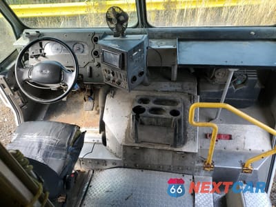 Zdjęcie 8 z 14 samochodu: 2016 FORD F59 VIN:1F65F5KY8G0A02502 - miniatura