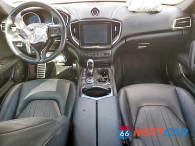 Zdjęcie 8 z 12 samochodu: 2018 MASERATI GHIBLI VIN:ZAM57XSA5J1304898 - miniatura