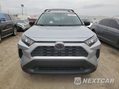 Piąte zdjęcie samochodu w środku: 2019 TOYOTA RAV4 LE VIN:JTMH1RFV2KJ010310 - miniatura