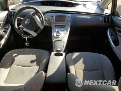 Zdjęcie 8 z 12 samochodu: 2013 TOYOTA PRIUS VIN:JTDKN3DU6D0350974 - miniatura