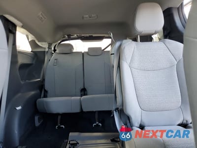 Zdjęcie 10 z 13 samochodu: 2025 TOYOTA SIENNA LE VIN:5TDKRKEC3SS233495 - miniatura