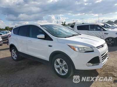 Czwarte zdjęcie samochodu z boku: 2015 FORD ESCAPE SE VIN:1FMCU9GXXFUB33998 - miniatura