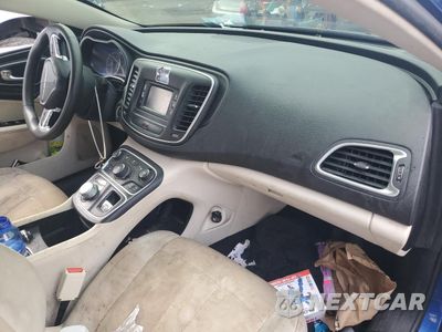Zdjęcie 8 z 12 samochodu: 2015 CHRYSLER 200 LIMITED VIN:1C3CCCABXFN563112 - miniatura
