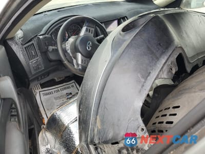Zdjęcie 8 z 13 samochodu: 2004 INFINITI FX35 VIN:JNRAS08W64X224541 - miniatura
