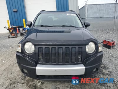 Piąte zdjęcie samochodu w środku: 2008 JEEP COMPASS LIMITED VIN:1J8FF57W08D542096 - miniatura