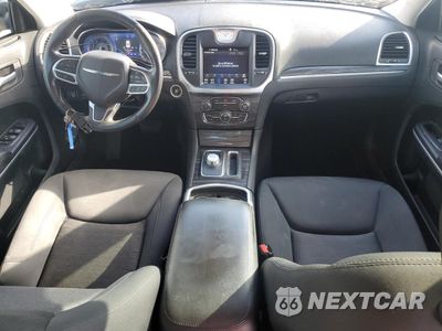 Zdjęcie 8 z 14 samochodu: 2020 CHRYSLER 300 TOURING VIN:2C3CCAAG8LH158855 - miniatura