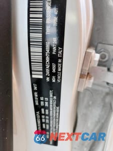 Zdjęcie 12 z 12 samochodu: 2017 ALFA ROMEO GIULIA TI VIN:ZARFAECN9H7548860 - miniatura