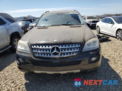 Piąte zdjęcie samochodu w środku: 2006 MERCEDES-BENZ ML 350 VIN:4JGBB86E06A005718 - miniatura