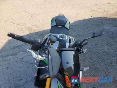 Piąte zdjęcie samochodu w środku: 2025 KAWASAKI ZR900 T VIN:ML5ZRDT1XSDA01657 - miniatura