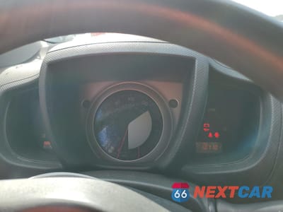 Zdjęcie 9 z 12 samochodu: 2009 TOYOTA SCION XD VIN:JTKKU10489J043300 - miniatura