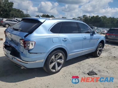 Trzecie zdjęcie samochodu z tyłu: 2017 BENTLEY BENTAYGA VIN:SJAAC2ZV2HC014788 - miniatura