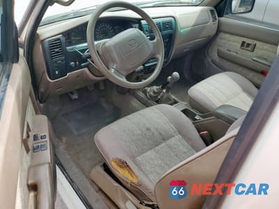 Zdjęcie 8 z 12 samochodu: 2000 TOYOTA TACOMA XTRACAB VIN:4TAWN72N0YZ684354 - miniatura