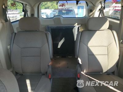 Zdjęcie 10 z 13 samochodu: 2010 CHRYSLER TOWN & COUNTRY LX VIN:2A4RR2D10AR330346 - miniatura