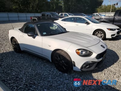 Czwarte zdjęcie samochodu z boku: 2017 FIAT 124 SPIDER CLASSICA VIN:JC1NFAEK4H0108246 - miniatura