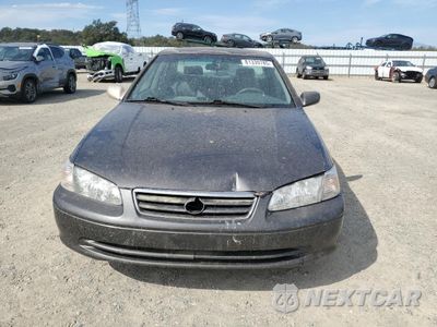 Piąte zdjęcie samochodu w środku: 2000 TOYOTA CAMRY CE VIN:JT2BG22K8Y0403310 - miniatura