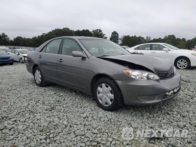 Czwarte zdjęcie samochodu z boku: 2005 TOYOTA CAMRY LE VIN:4T1BE32K75U524672 - miniatura
