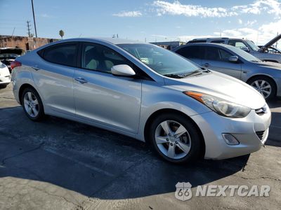 Czwarte zdjęcie samochodu z boku: 2013 HYUNDAI ELANTRA GLS VIN:5NPDH4AE9DH282322 - miniatura