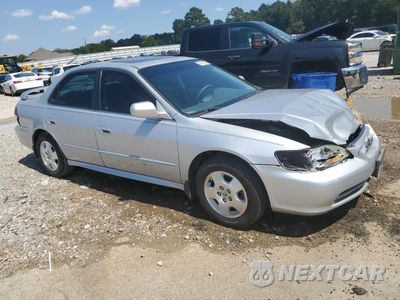 Czwarte zdjęcie samochodu z boku: 2002 HONDA ACCORD EX VIN:1HGCG16572A078310 - miniatura